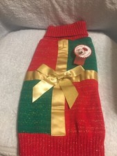 Dog Christmas Present Sweater Medium Fit Up To 27 Lbs Back Length 16" Girth 20"