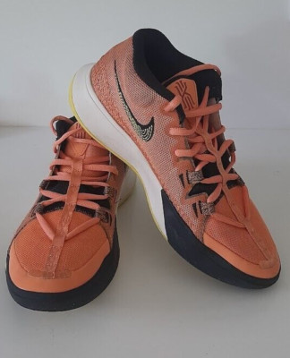 Nike Kyrie Flytrap VI 6 Mens Sneakers Sz 6.5 Orange Yellow Irving Basketball