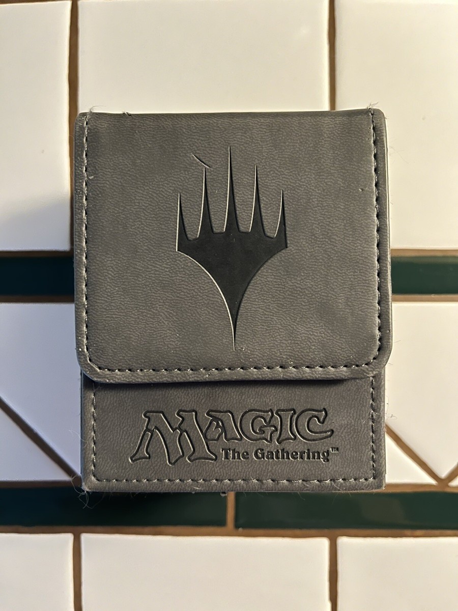 Ultra PRO MTG プレインズウォーカー フリップデッキボックス Magic The Gathering MTG Ultra Pro Leatherette Planeswalker Symbol