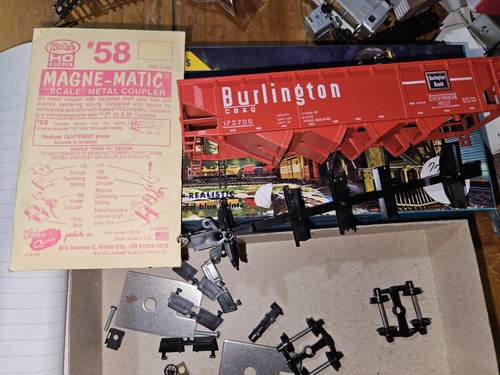 BURLINGTON OPEN HOPPER HO GUAGE UNASSEMBLED KIT - Picture 2 of 3