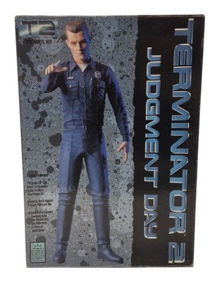 TERMINATOR 2 1/5 SCALE T-1000 VINYL MODEL KIT MADE BY HORIZON IN 1991.