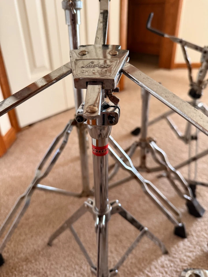 Lote de Soportes de Tambor Caja Cestas Varios Estilos de Éras Ludwig WFL Piezas Incompletas Foto 2 de 4