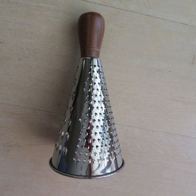Williams Sonoma Stainless Steel Walnut Knob Handle Conical Cheese Grater Discont