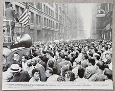 CROWD IN NEW YORK CITY PROTESTING IMMINENT JULIUS & ETHEL ROSENBERG EXECUTION