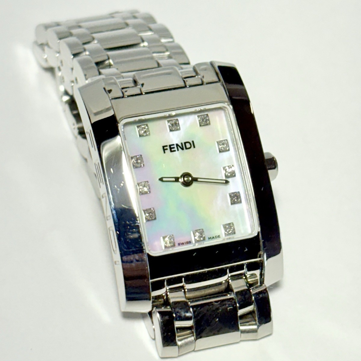 【稼働+完品】FENDI 024-7000L-477 orologi Fendi 7000L Diamond Mother of Pearl Dial Stainless Steel Quartz