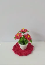 Dollhouse Miniature Poinsettia Plant with Red Crochet Doily 1:12 Scale