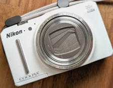 N MINT Nikon COOLPIX S9700 16.0MP 30x English Compact Digital Camera Japan White