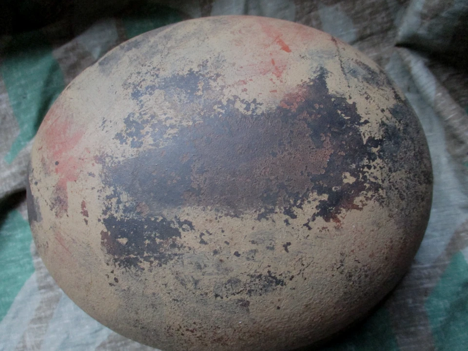 ORIGINAL WW2 GERMAN LUFTWAFFE m42 STEEL HELMET SHELL with camo paint - Image 4 of 4