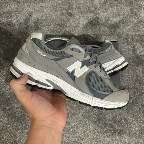 New Balance 2002r Men's Trainers - Grey And White - Size UK9🛍️