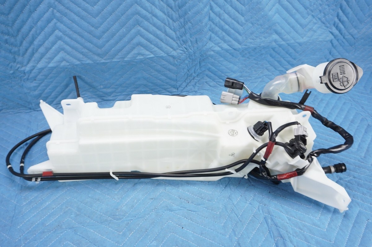 Lexus LX570 Windshield & Headlamp Washers Tank w/ Pumps