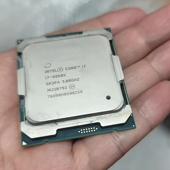 Intel Core i7-6950X CPU Processor LGA2011-3 Extreme Edition SR2PA 25M Cache 140W - Image 4 of 4