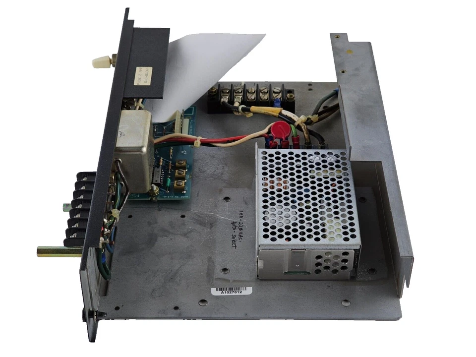 Fuente de alimentación para rack de E/S PLC-5 GE Fanuc IC600PM502K REMANUFACTURADA Foto 3 de 4