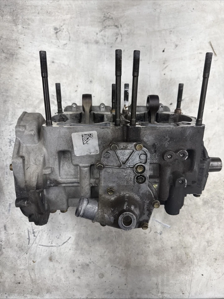 Bloque de carcasa de cárter Polaris 2007-2015 IQ RMK Switchback 2203321 Dragon OEM Foto 2 de 4