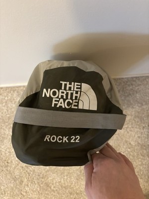 The North Face Rock 22 Tent 2-Person Backpack Green/Gray With