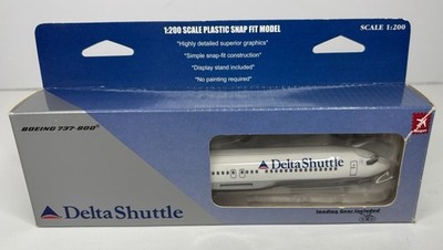 1:200 Hogan Delta Shuttle Boeing 737-800 N395DN #1349 Model Airplane Desk