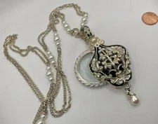 FAB vtg BEREBI swivel MAGNIFYING GLASS fancy pearl rhinestones pendant NECKLACE