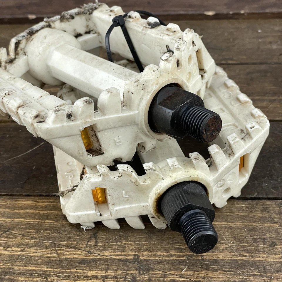 Pedais vintage GT Performer Freestyle VP-873 branco par de bicicletas eixo 1/2 1 peça - Imagem 3 de 4