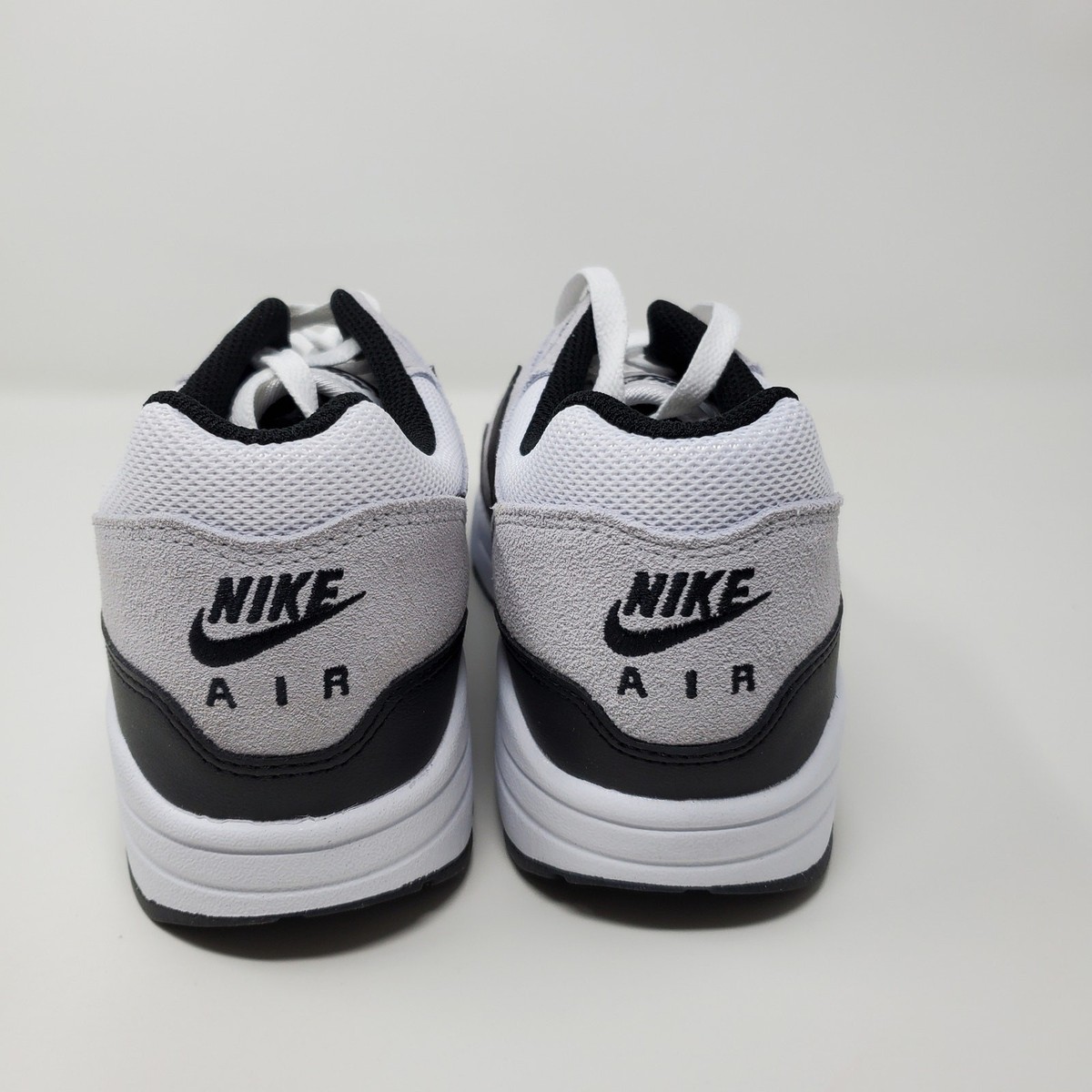 Nike Air Max ホワイト/ブラック シューズ Nike Air Max Men's Size 8 White Black Mesh Running Sneakers