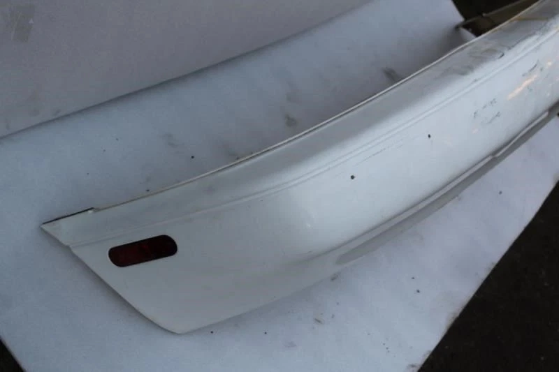 Cubierta de parachoques trasero Mazda MX-5 MIATA 1990 PINTURA BLANCA UC Foto 2 de 4