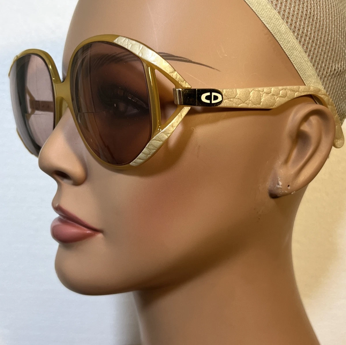 Dior Women’s Gold Reflective Sunglasses Dior // Gold & White 31UHA Aviator Sunglasses – VSP Consignment main image 2