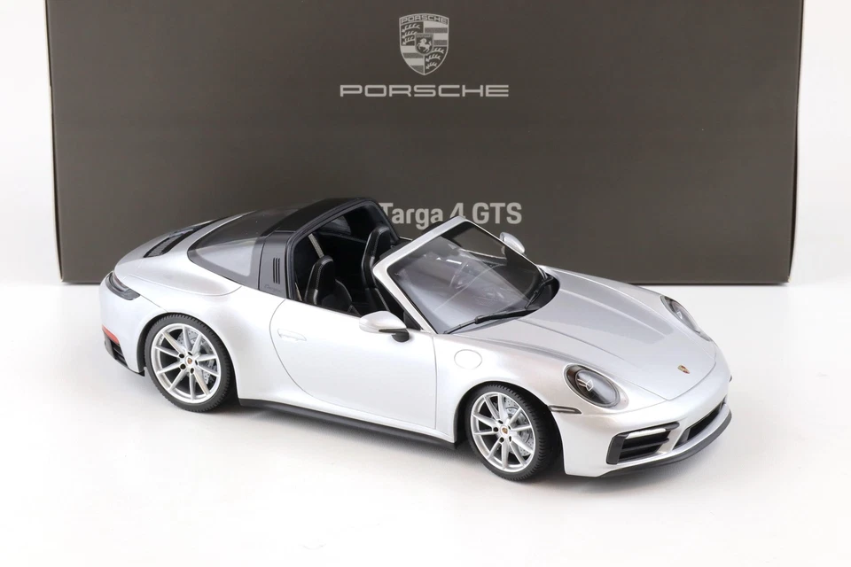 1:18 Minichamps Porsche 911 (992) Targa 4 GTS GT-Argento Metallico WAP DEALER - Immagine 2 di 4