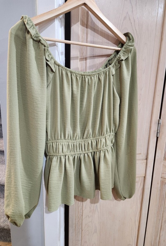 Nine West Top Women's Green Cinched Waist Blouse  Long Sleeve Sz. S NWOT 