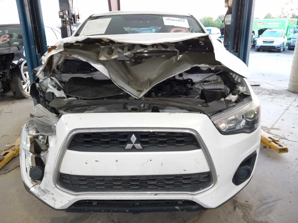 Tapa de cubierta usada se adapta a: Mitsubishi Outlander Sport 2014 sin cámara de visión trasera con deporte Foto 2 de 4