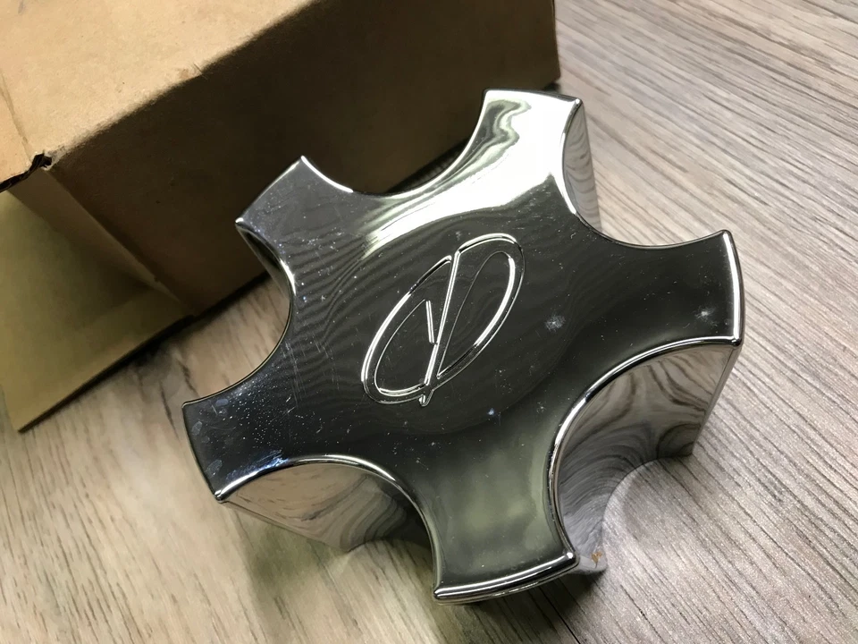 Tapa central de rueda cromada Oldsmobile Silhouette Intrigue 1999-2003 GM 9593055  Foto 2 de 2