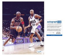 Vin Baker AUTOGRAPH Signed Milwaukee Bucks Autographed 8x10 Photo ACOA