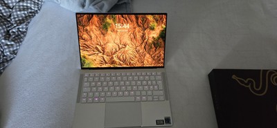 Razer Book 13 RZ09-0357 13,4'' Notebook Touch WUXGA i7-1165G7 16GB 1TB IR Win11