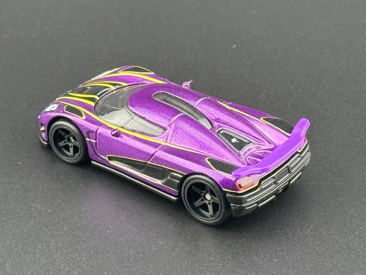 Hot Wheels Koenigsegg Agera R Purple Timeless Icons FPY86-961 N 1