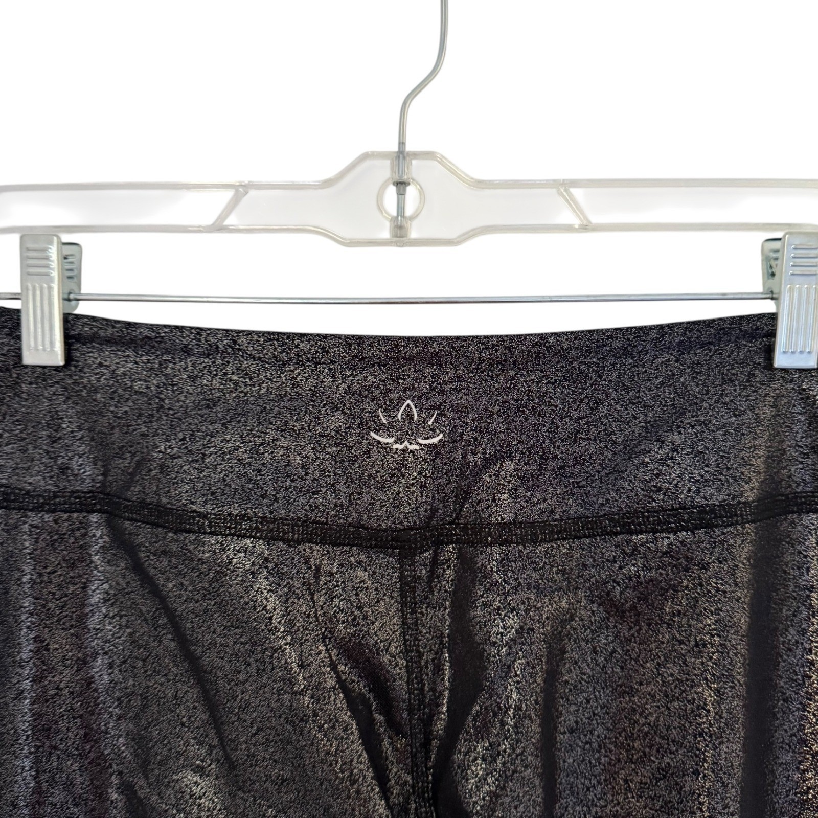 NWT Beyond Yoga Shimmer Essential Long Legging Black/Silver Foil Size M Medium thumbnail 8