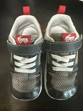 Boys Athletic Shoe Size 10