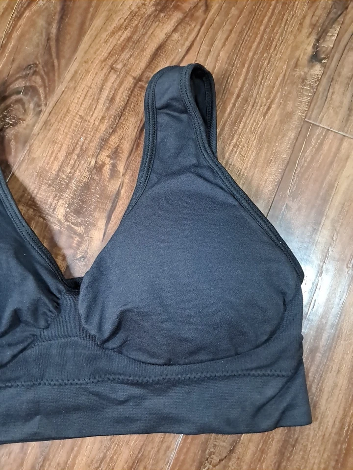 Sujetador deportivo Genie acolchado negro grande ligeramente usado Foto 3 de 4