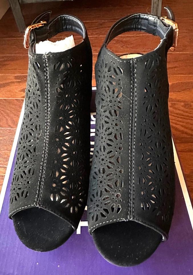 Top Moda Crab Tree black suede perforated peep toe sling back shoes size 5.5M - Image 2 of 4