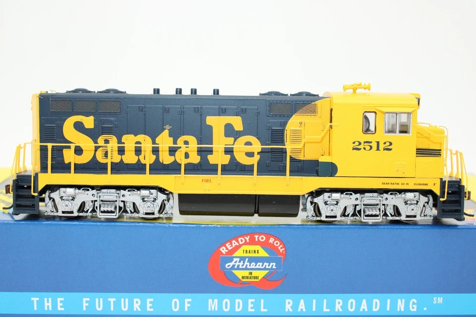Athearn HO Scale ATSF Santa Fe Warbonnet CF7 Round Cab Locomotive #2512 DCC Rdy - Image 2 of 4