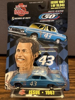 1999 Racing Champions 5 Decades Of Petty #43 Issue 1967 Plymouth Belvedere   N30