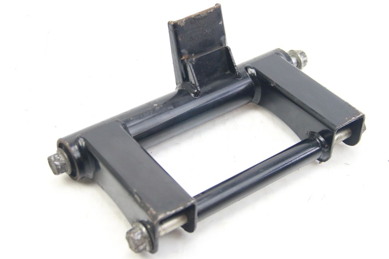 SOPORTE DEL MOTOR - SUZUKI SIXTEEN 125 (2008 - 2010)
