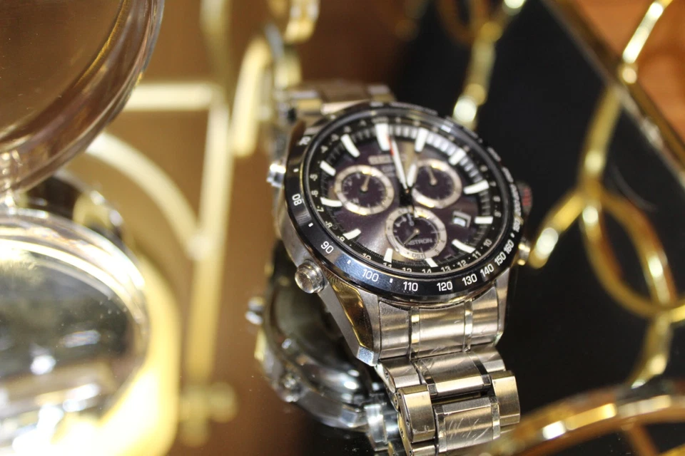 精工 Astron GPS 太阳能计时腕表 — 第 2/4 张图片