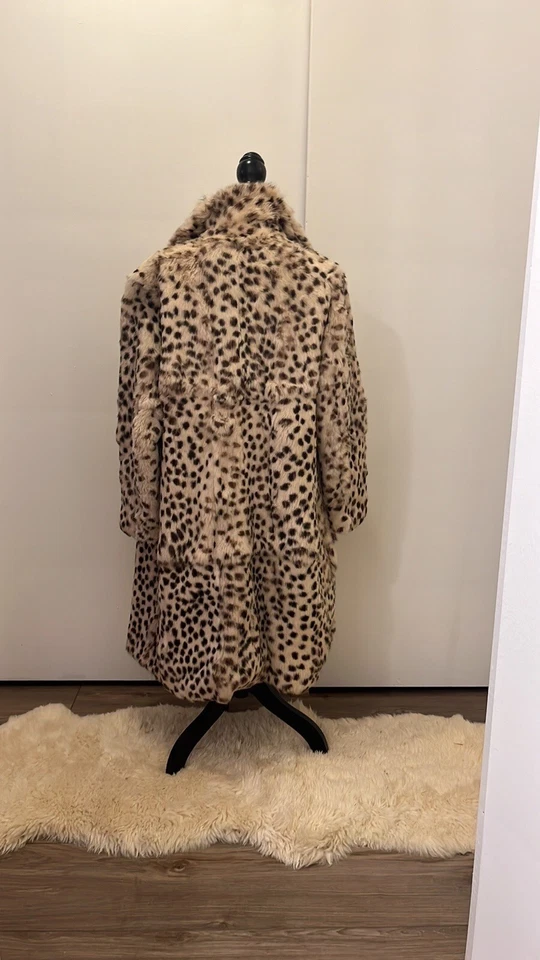 XOXO Coat - Image 2 of 4