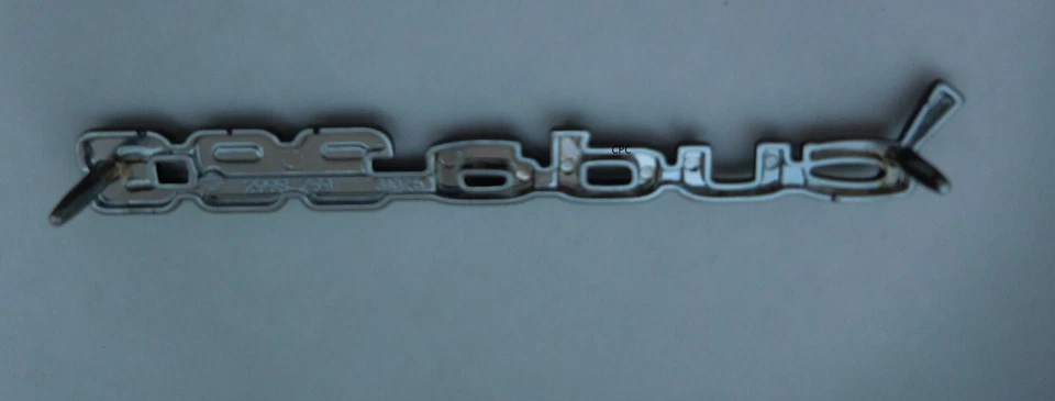 1970-71 Cuda Emblem Hood 383 Pair USA Mopar Sport Rallye Rally Shaker Hood Panel Foto 2 de 3