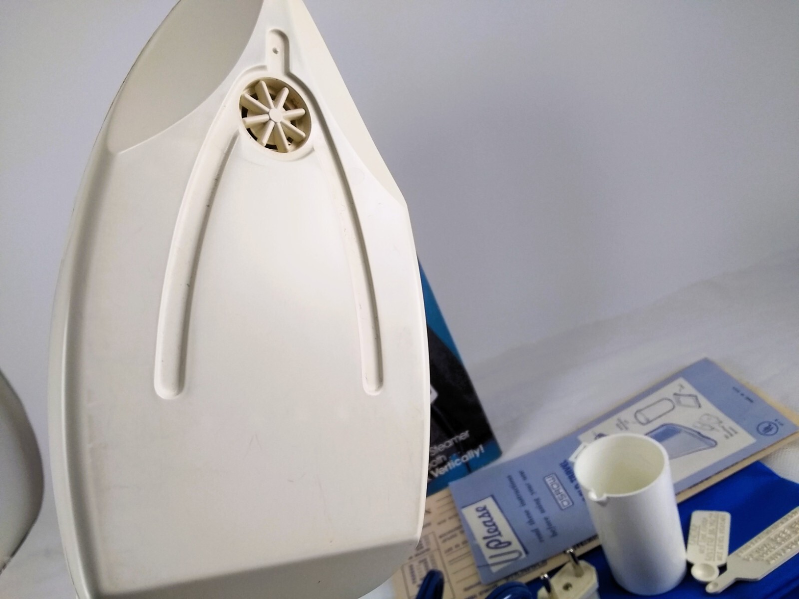 Vintage Osrow World Travel Iron Steamer  with travel bag and accessories 1981