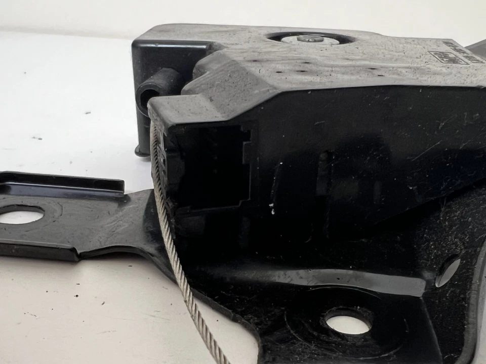 Actuador de bloqueo de pestillo de maletero trasero Ford Taurus 09-16 Sable 08-09 08-19 Lincoln MKS Foto 3 de 3