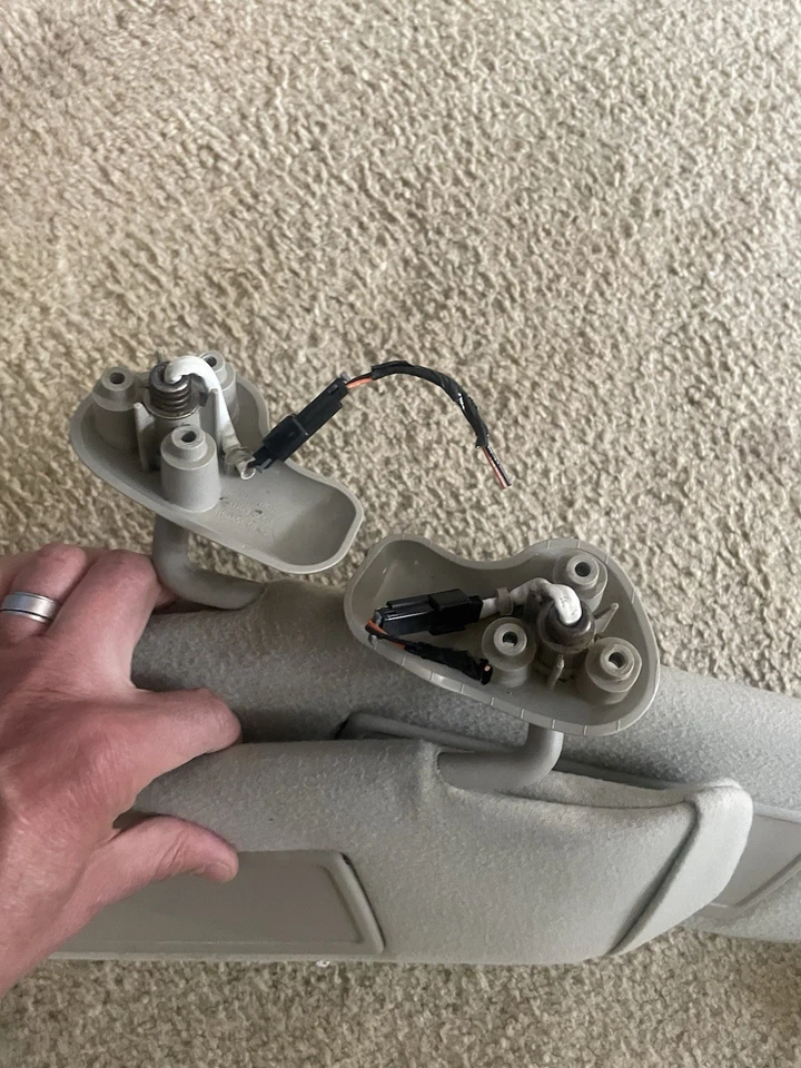 Chevy Tahoe Suburban Avalanche 2003-07 bronceado claro viseras visera clips lote Foto 3 de 4