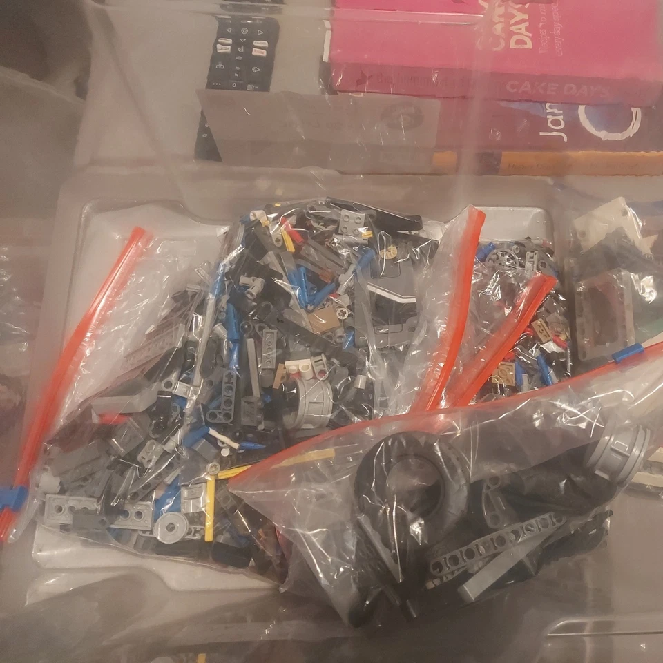 LEGO Technic 42078 Mack Anthem, photo 2 of 2