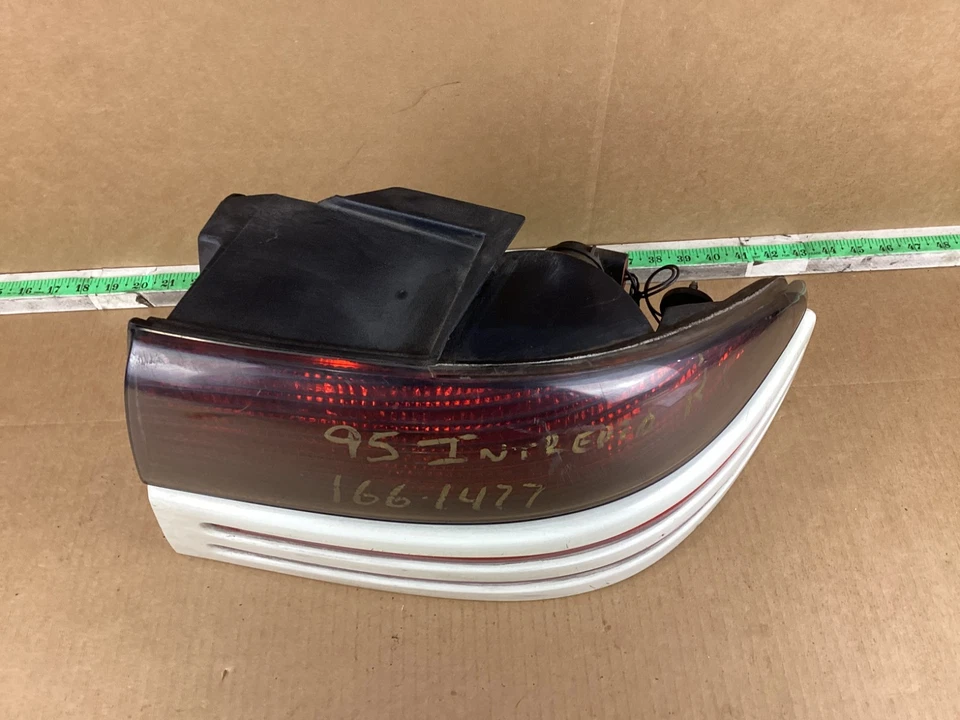 Luz trasera derecha Dodge Intrepid 1995-1997 OEM Foto 2 de 4