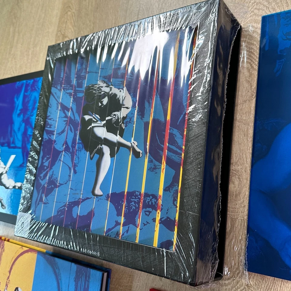 Guns N' Roses Use Your Illusion Super Deluxe 8 Disc CD Blu Ray Box Set Book Art - Bild 4 von 4