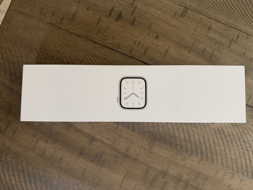 Apple Watch Series 7 41mm Aluminum Case W/ Sport Band - Starlight GPS + Cellular - Zdjęcie 3 z 4