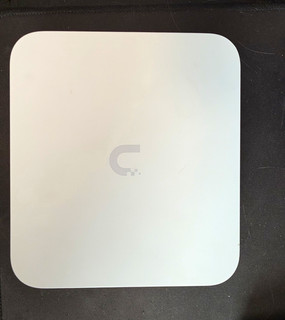 Ubiquiti UniFi UXG Max 5 Port 2.5GbE Layer 3 Managed Ethernet Switch