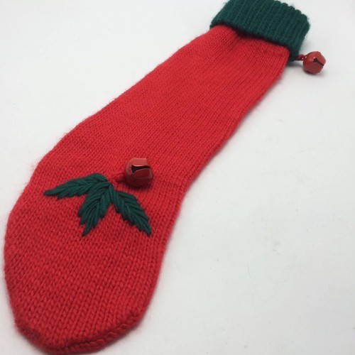 Medias de Navidad Department 56 De Colección 1988 Tejidas Acrílicas 18" Rojo con Campanas y Puño Verde - Imagen 9 de 9